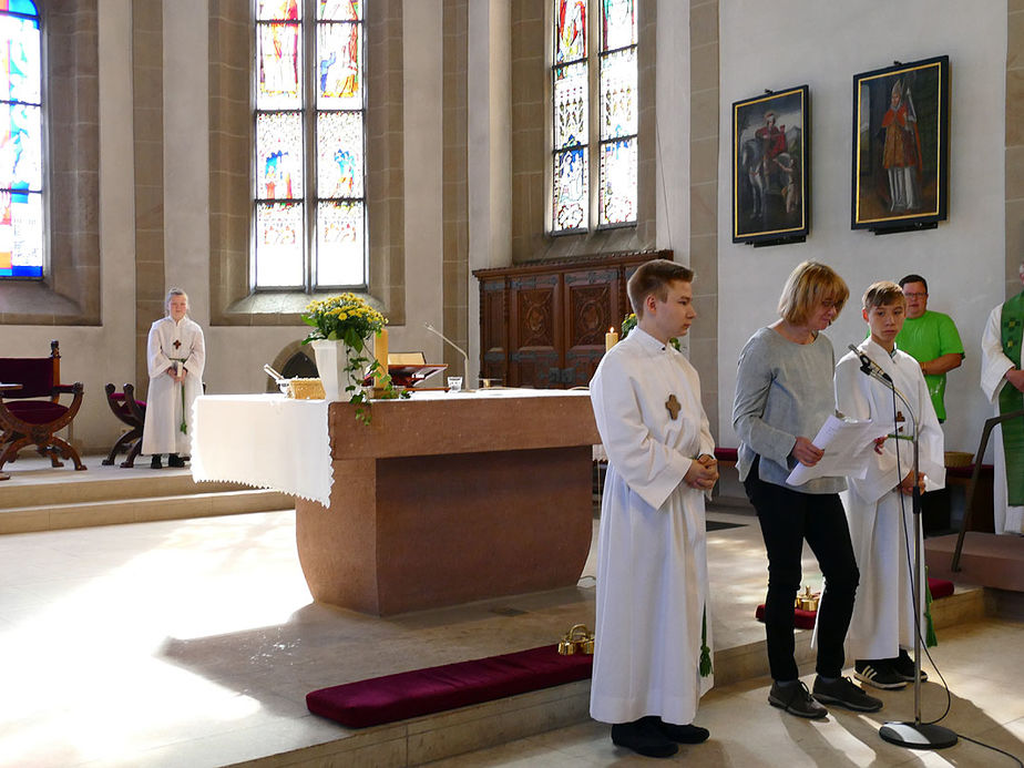 Die neuen Messdiener in St. Crescentius (Foto: Karl-Franz Thiede)